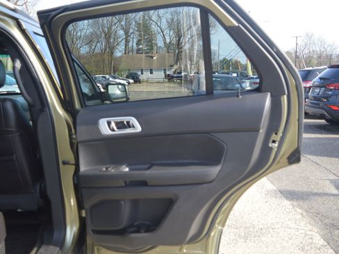 Used 2013 Ford Explorer XLT image 26