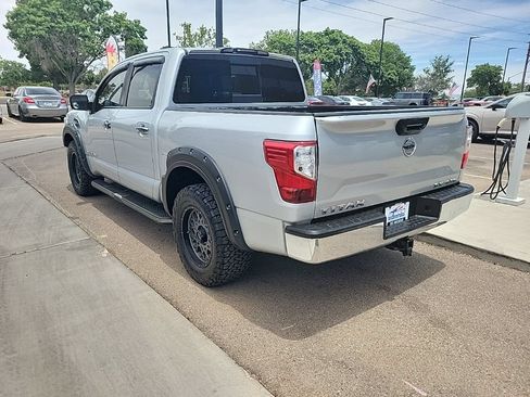 Used 2017 Nissan Titan SV AWD/4WD image 5