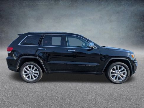 Used 2017 Jeep Grand Cherokee Limited image 3