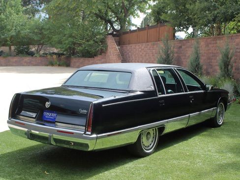 Used 1996 Cadillac Fleetwood Brougham RWD image 4