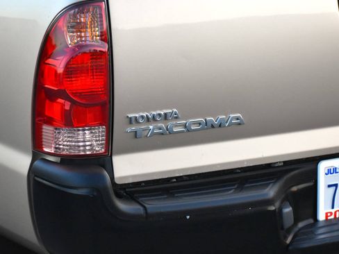 Used 2005 Toyota Tacoma 2WD Regular Cab image 12