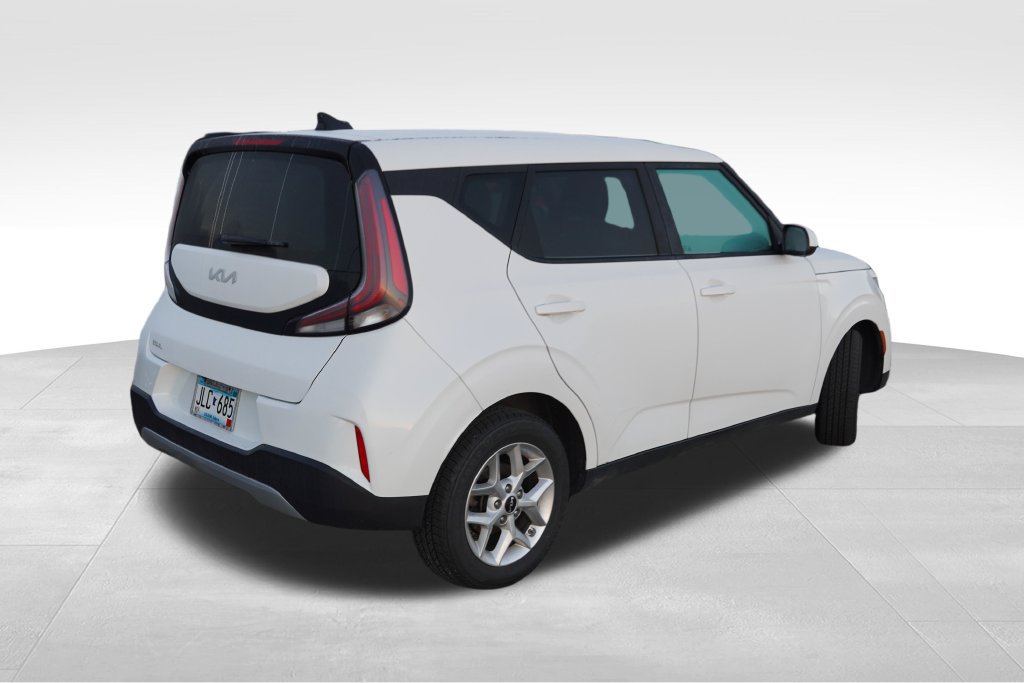 Certified 2023 Kia Soul LX w/ LX Technology Package FWD image 3