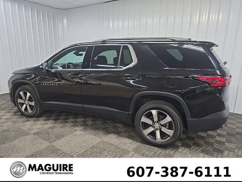 Used 2023 Chevrolet Traverse LT w/ LT Premium Package AWD/4WD image 4