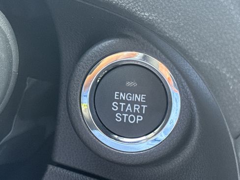 Used 2025 Subaru Ascent Onyx Edition image 17