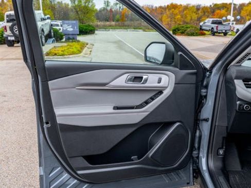 New 2026 Ford Explorer Active w/ Active Comfort Package image 33
