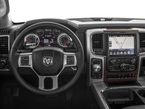 Used 2017 RAM 1500 Laramie w/ Convenience Group AWD/4WD image 10