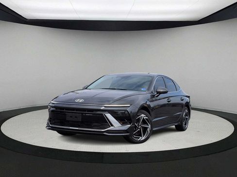 Used 2025 Hyundai Sonata SEL FWD image 1