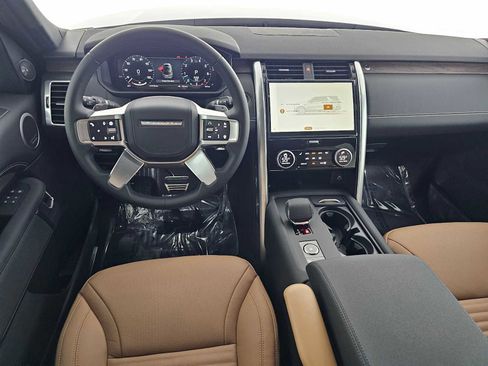 New 2025 Land Rover Discovery Dynamic SE image 20