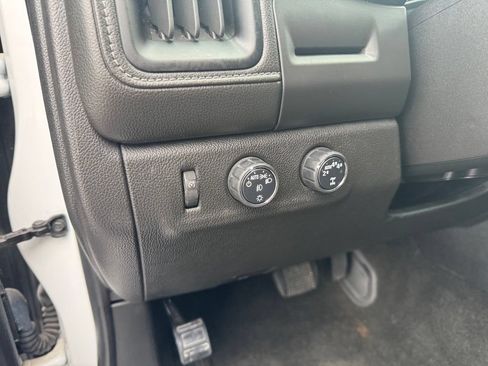 Used 2018 GMC Canyon SLE w/ SLE Convenience Package AWD/4WD image 4