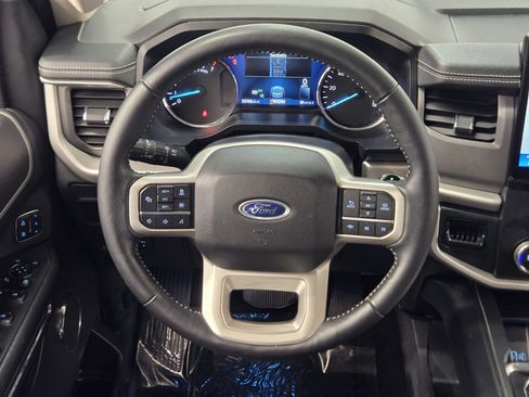 Certified 2022 Ford Expedition XLT image 24