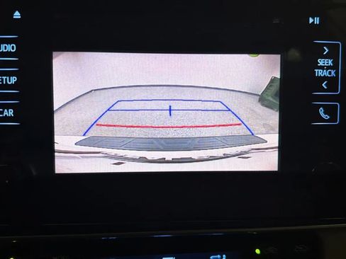Used 2018 Toyota Corolla LE w/ Carpet Mat Package (TMS) FWD image 13