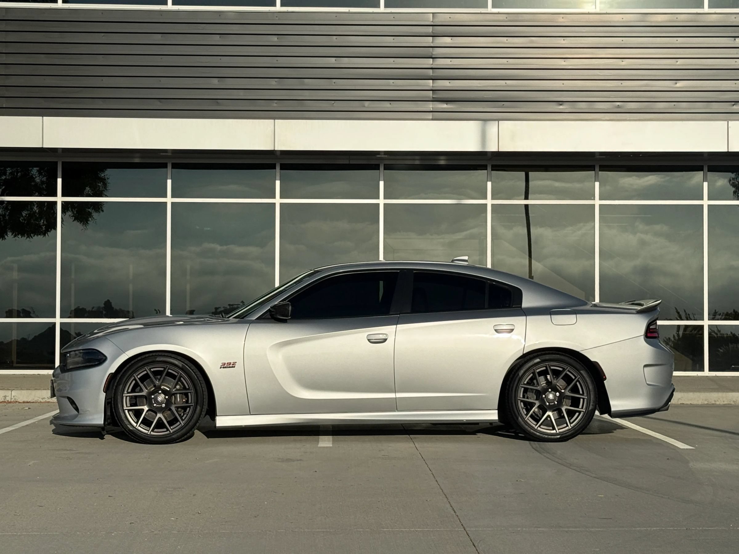 Used 2019 Dodge Charger Scat Pack w/ Plus Group RWD image 2