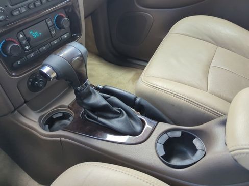 Used 2007 Buick Rainier CXL w/ Luxury Package AWD/4WD image 13