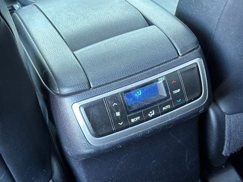 Used 2015 Toyota Highlander XLE AWD/4WD image 13