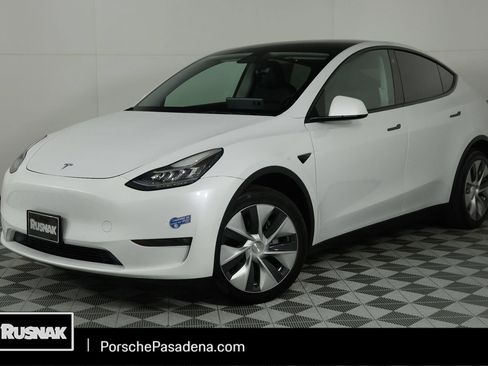 Used 2021 Tesla Model Y Long Range AWD/4WD image 1