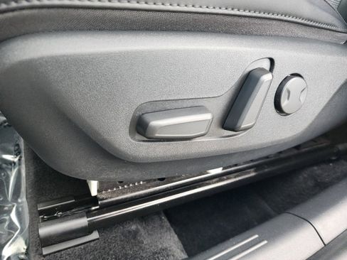 Certified 2023 Kia Niro EX Touring image 11