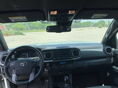 Used 2023 Toyota Tacoma TRD Off-Road AWD/4WD image 14