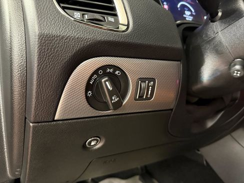 Used 2019 Dodge Durango R/T w/ Technology Group AWD/4WD image 19