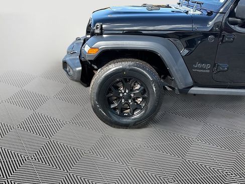 Used 2022 Jeep Wrangler Unlimited Sport AWD/4WD image 34