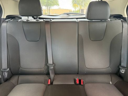 Used 2025 Buick Encore GX Preferred FWD image 34
