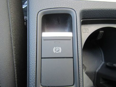 Used 2024 Audi Q3 2.0T Premium w/ Convenience Package image 51