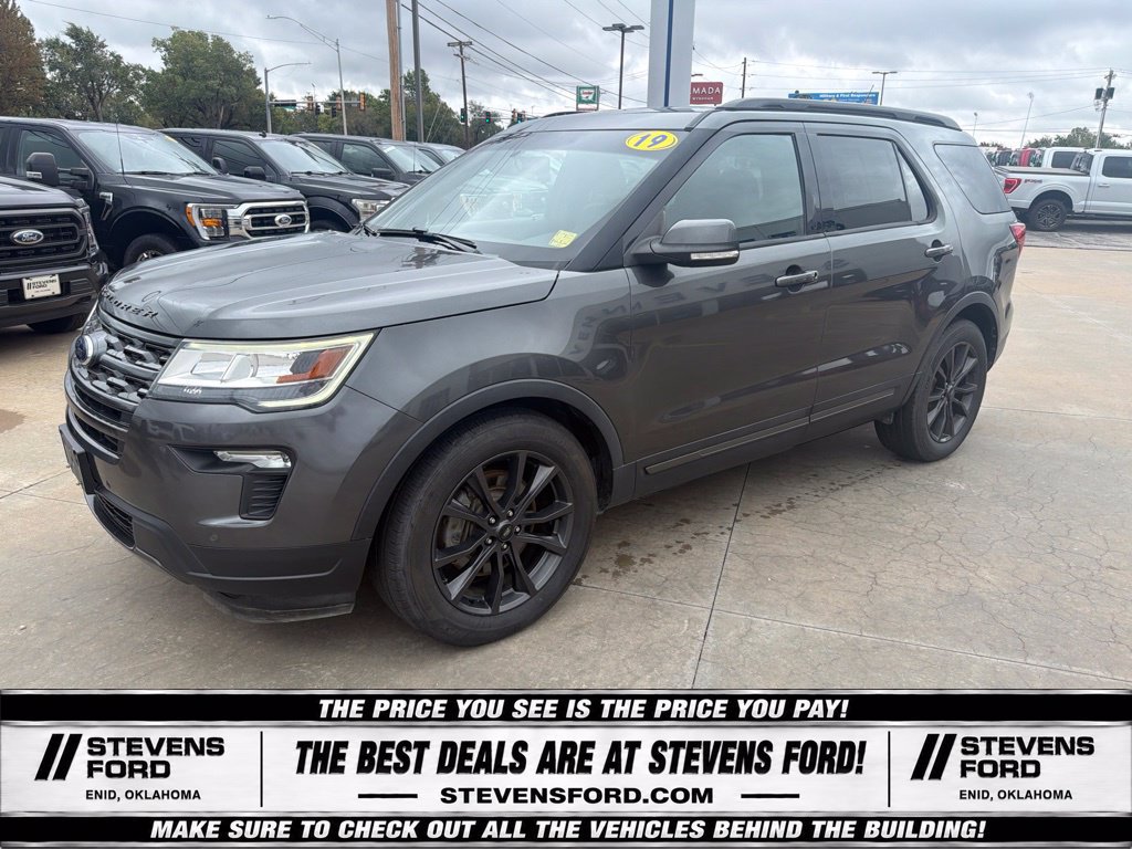 Used 2019 Ford Explorer XLT w/ Equipment Group 202A FWD image 9