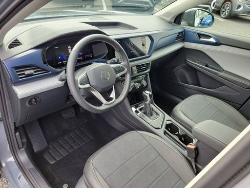 Certified 2024 Volkswagen Taos SE w/ Panoramic Sunroof Package image 20