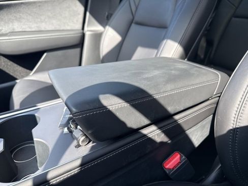 Used 2023 Tesla Model Y Performance image 19