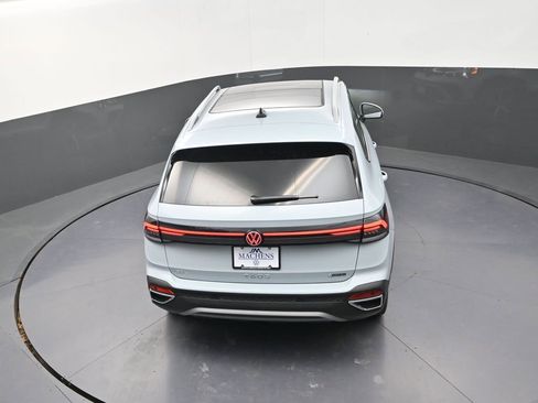 New 2026 Volkswagen Taos SEL image 17