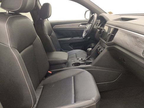 Used 2020 Volkswagen Atlas Cross Sport SE FWD image 21