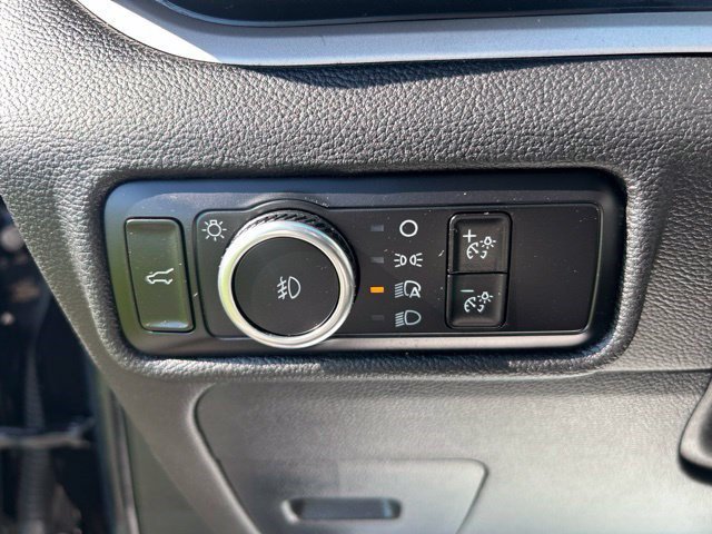 Used 2023 Ford Explorer XLT w/ Equipment Group 202A AWD/4WD image 19