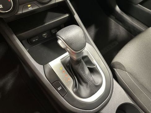 Used 2022 Kia Forte LXS FWD image 30