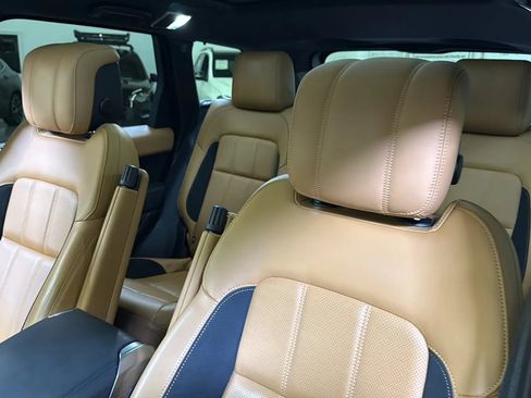 Used 2019 Land Rover Range Rover Sport Supercharged AWD/4WD image 18