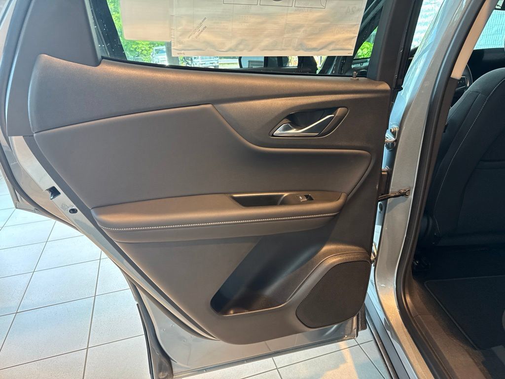 New 2025 Chevrolet Blazer LT w/ Convenience Package AWD/4WD image 15