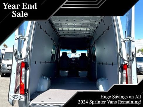 New 2024 Mercedes-Benz Sprinter 2500 image 23