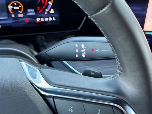 Used 2025 Chevrolet Suburban Premier image 41