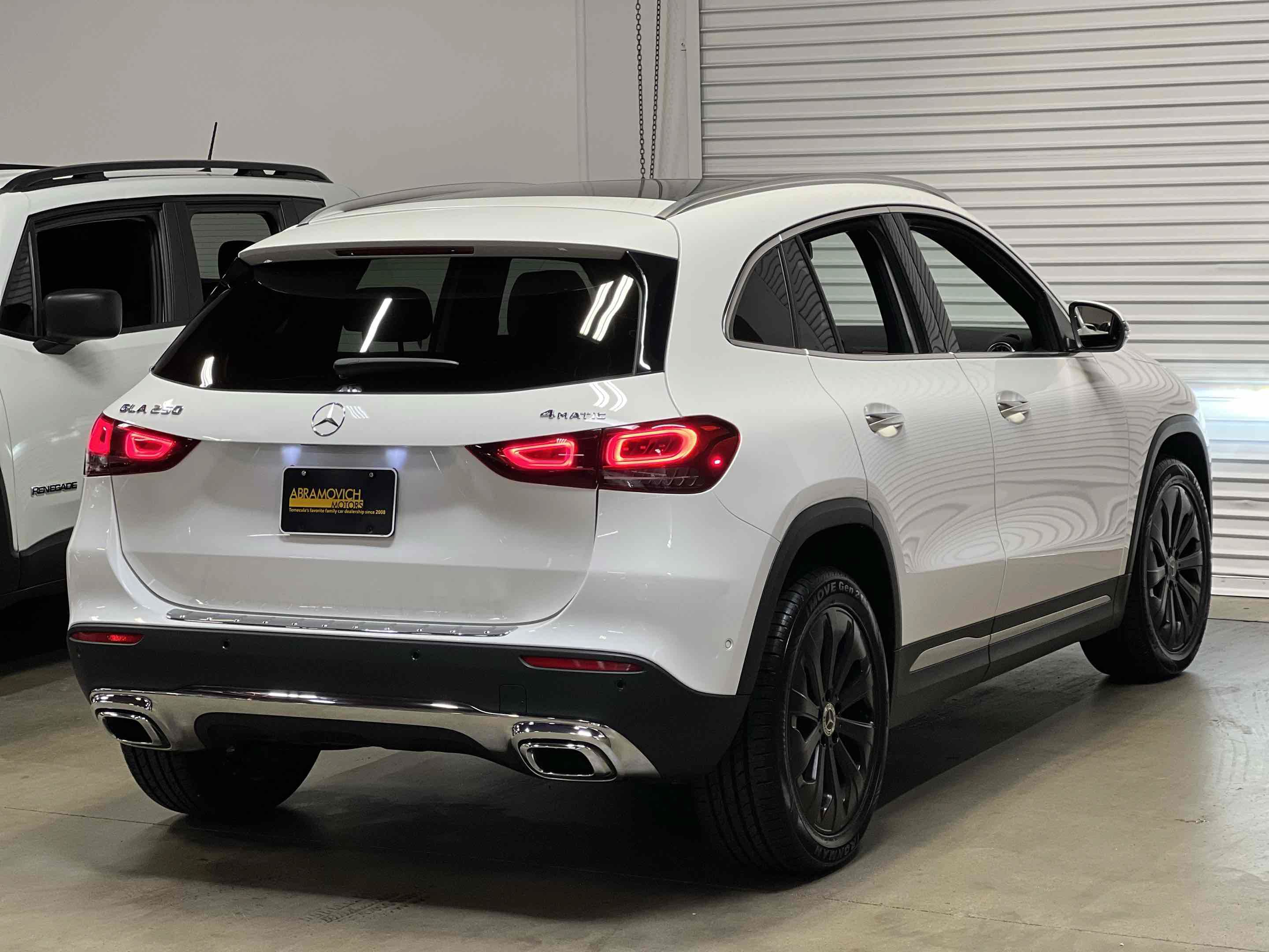 Used 2021 Mercedes-Benz GLA 250 4MATIC w/ Premium Package image 28