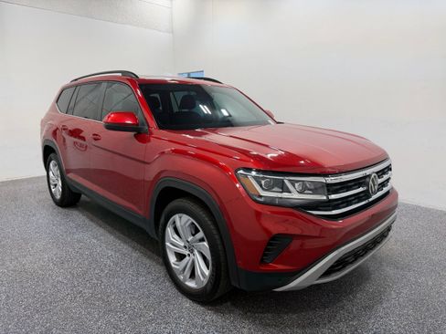 Used 2023 Volkswagen Atlas SE w/ Panoramic Sunroof Package FWD image 9