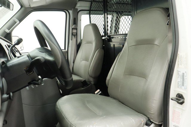 Used 2002 Ford E-150 and Econoline 150 RWD image 9