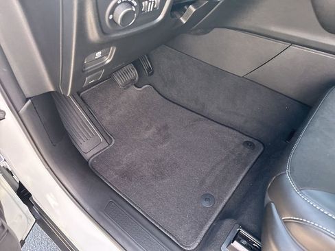 New 2025 Jeep Grand Cherokee Altitude image 28