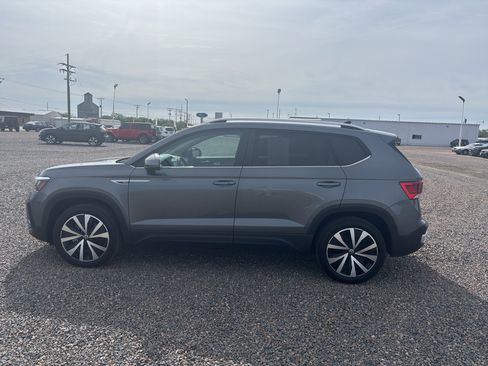 Used 2023 Volkswagen Taos SE FWD image 7
