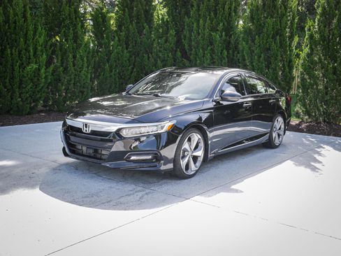 Used 2018 Honda Accord Touring image 5