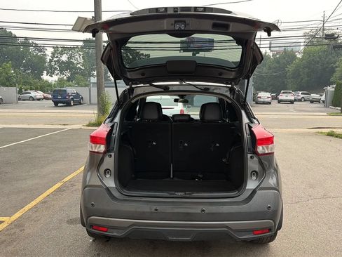 Used 2020 Nissan Kicks SR w/ SR Premium Package FWD image 27