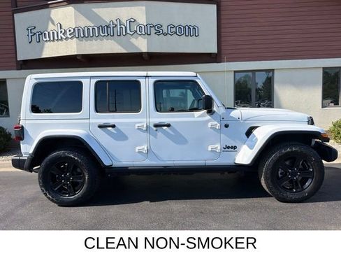 Used 2023 Jeep Wrangler Unlimited Sahara AWD/4WD image 9
