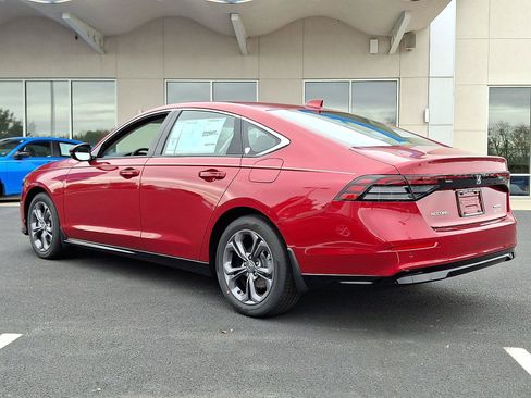 New 2025 Honda Accord EX-L image 4