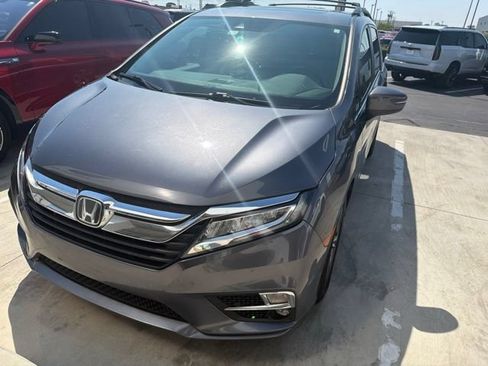 Used 2018 Honda Odyssey Touring image 1
