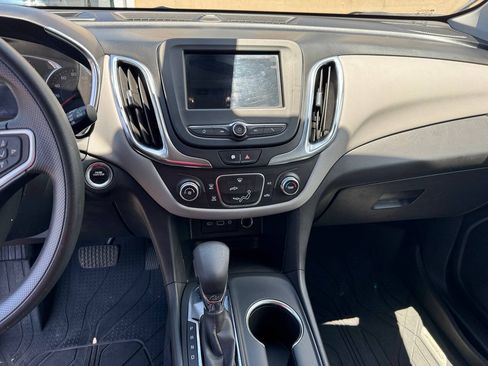 Used 2022 Chevrolet Equinox LS w/ LS Convenience Package AWD/4WD image 14