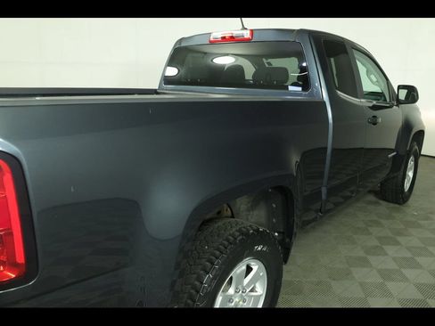 Used 2018 Chevrolet Colorado W/T w/ WT Convenience Package RWD image 15