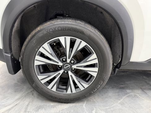 Used 2023 Nissan Rogue SV image 30