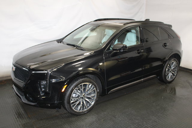 Used 2024 Cadillac XT4 Sport FWD image 2